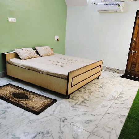 Yellow Homestay - Modern 2Bhk Ac Stay Jabalpur Ngoại thất bức ảnh